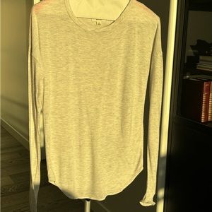 Aritzia Wilfred fly away back tee shirt